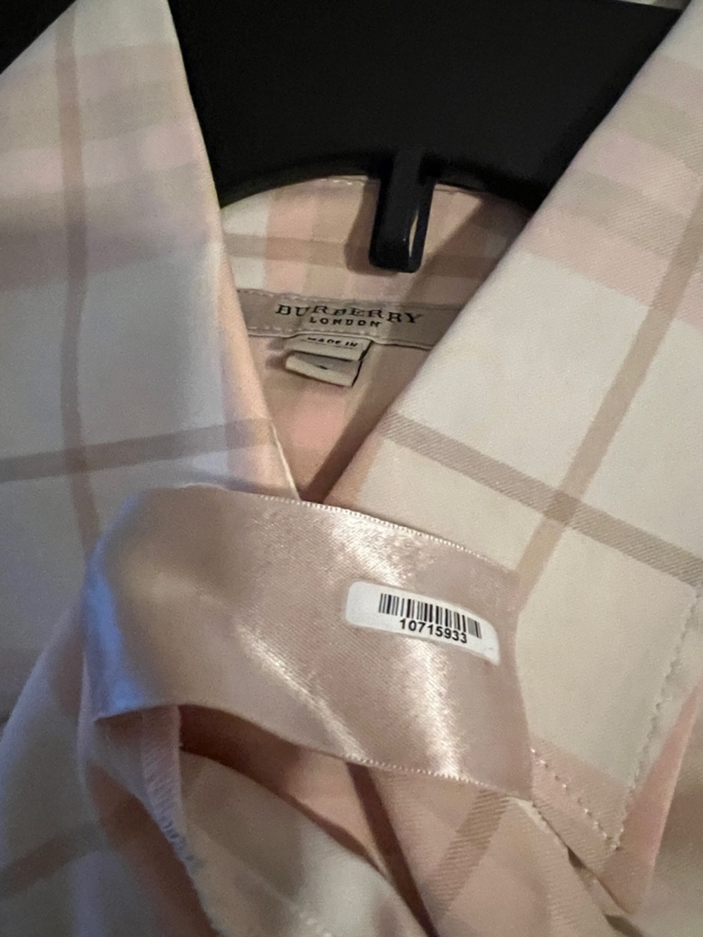 Burberry women’s Short-Sleeve Plaid Button-Down in Cream and Light Brown - Picture 4 of 4